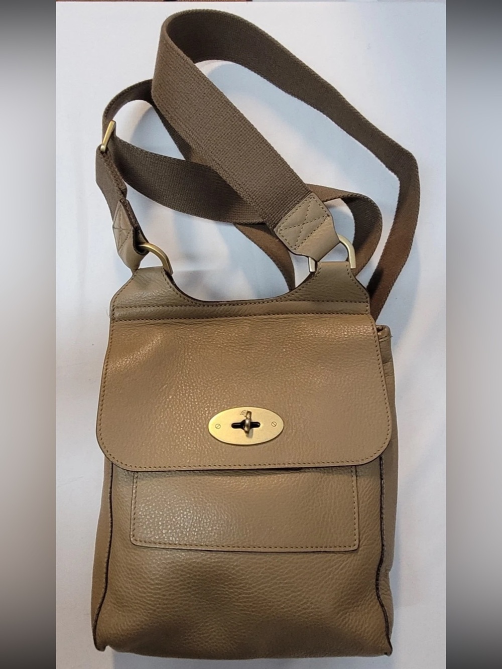Mulberry Taupe/Brown Leather Crossbody Bag with Gold Turnlock